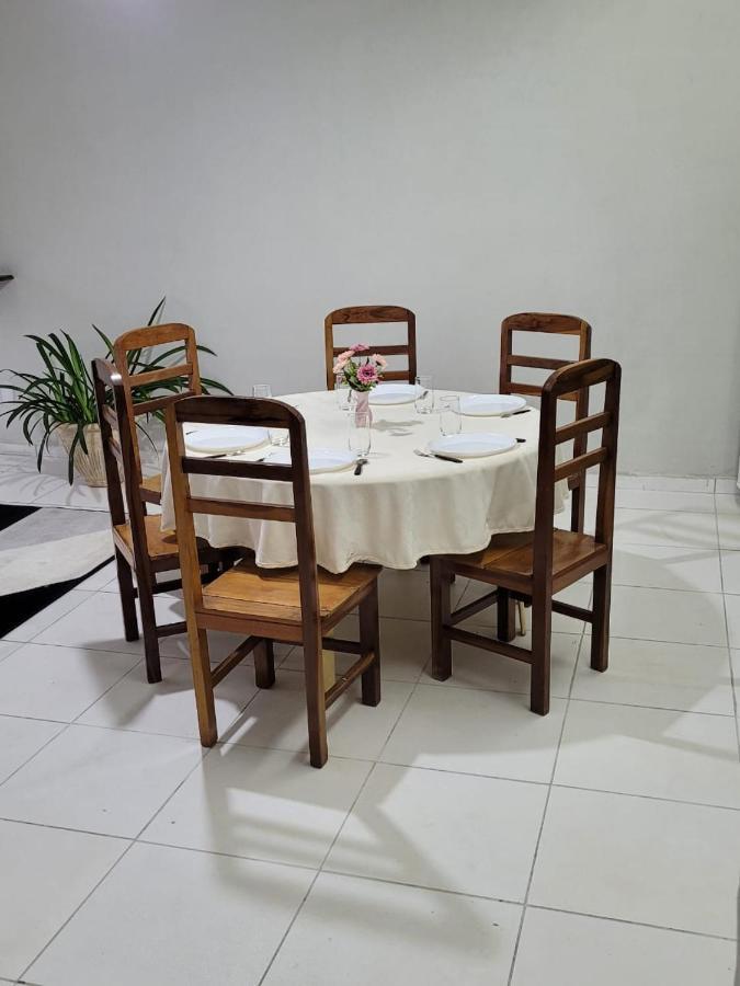 Sobrado 6 Amplo E Confortavel Em Condominio Corumba Ngoại thất bức ảnh