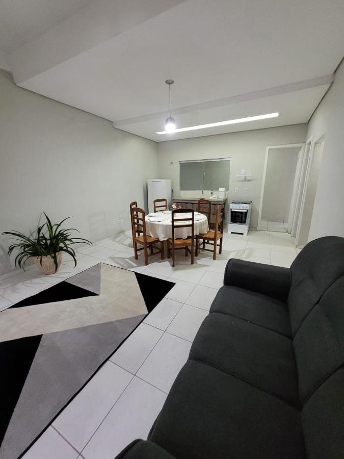 Sobrado 6 Amplo E Confortavel Em Condominio Corumba Ngoại thất bức ảnh